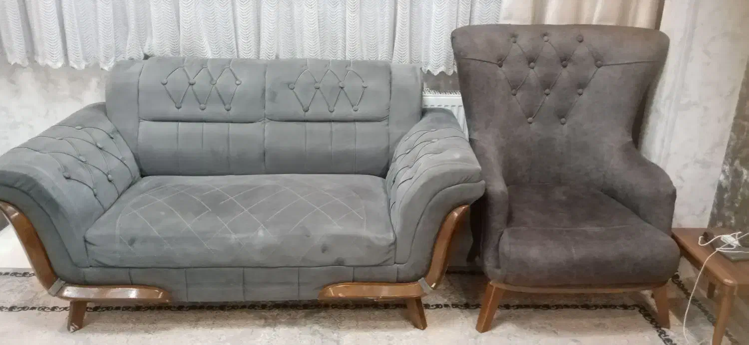 مبل راحتی|مبلمان خانگی و میز عسلی|صدرا-فارس, فاز ۱|دیوار