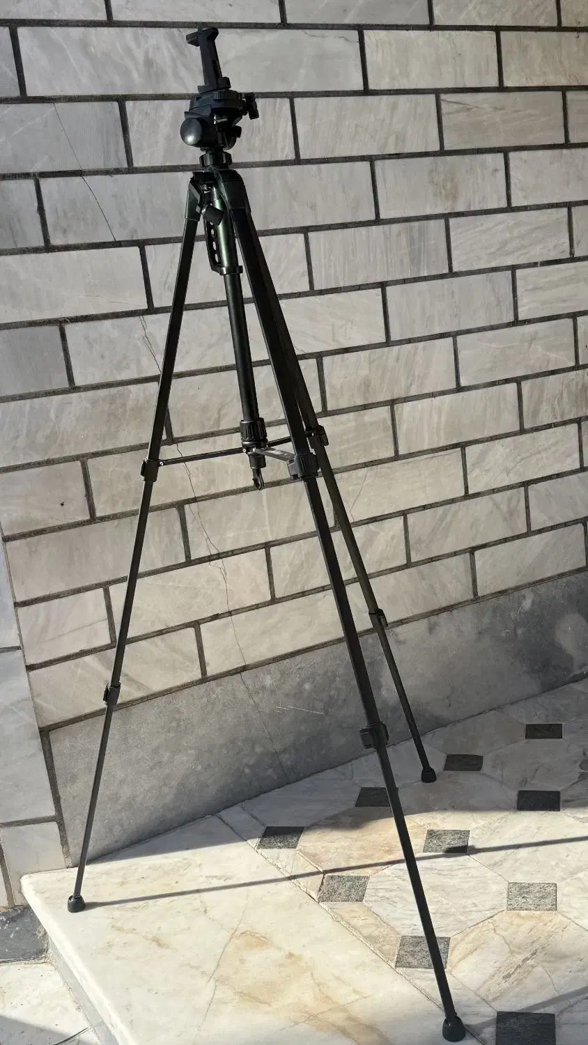 سه پایه|دوربین عکاسی و فیلم‌برداری|اهواز, زیباشهر|دیوار