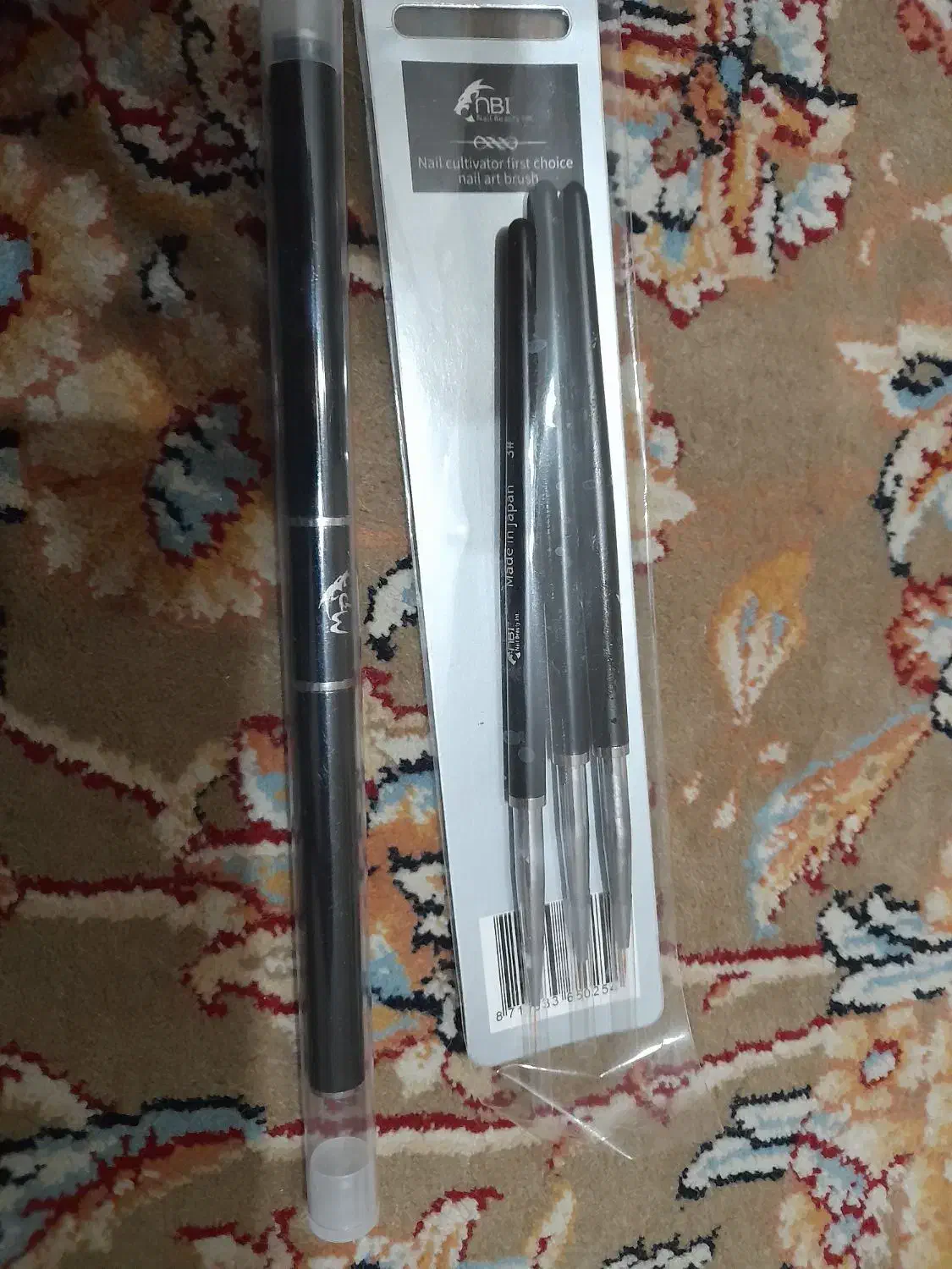 وسایل ناخن کاری|آرایشگاه و سالنهای زیبایی|رشت, منظریه|دیوار