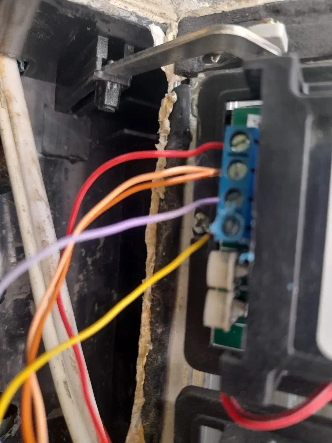 برقکار برق کشی ساختمان نصب کولر وایفون|خدمات پیشه و مهارت|خرم‌آباد, |دیوار