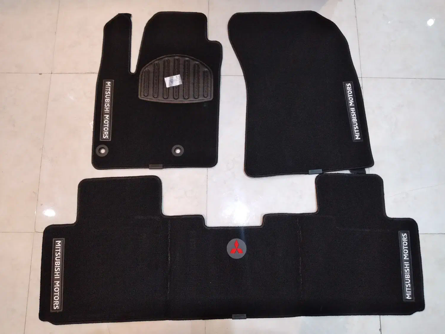 کفی ماشین،کفپوش ماشین میتسوبیشی اوتلندر|قطعات یدکی و لوازم جانبی|تهران, بهداشت|دیوار