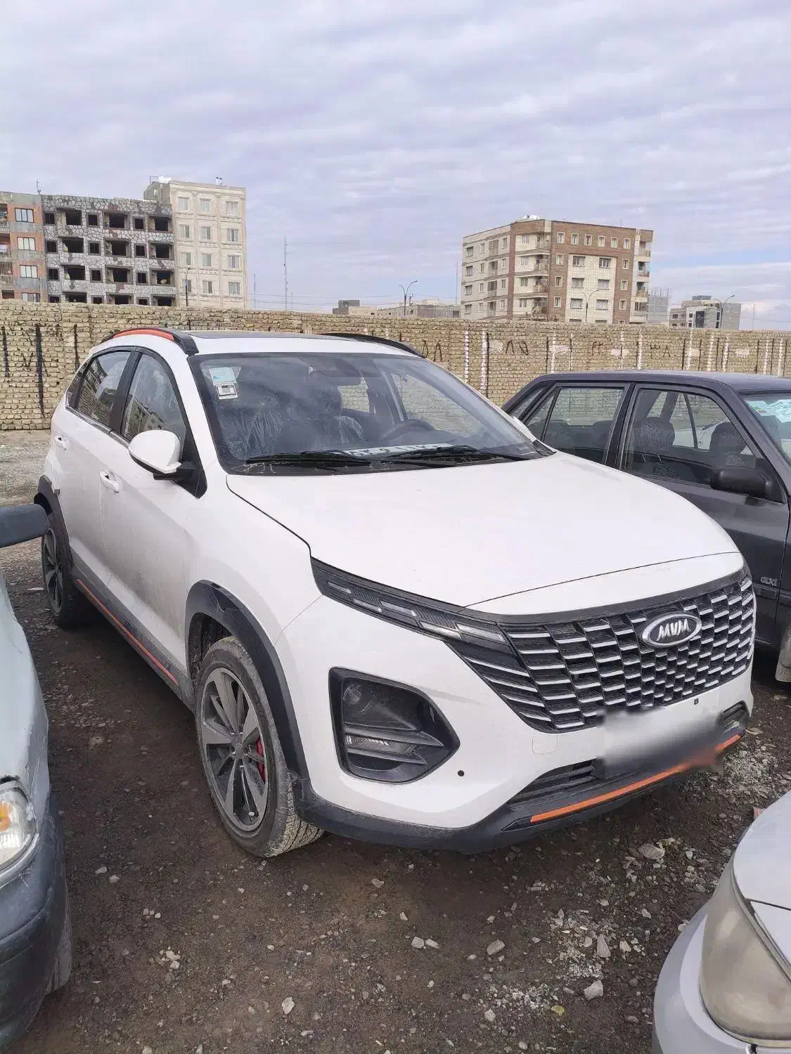 ام وی ام x33 کراس|خودرو سواری و وانت|رباط‌کریم, رباط‌کریم|دیوار