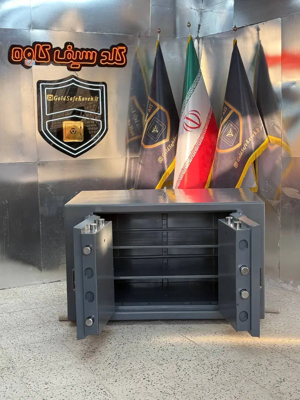 گاوصندوق کتیبه خور گاو صندوق ویترینی|ابزارآلات|تنکابن, |دیوار