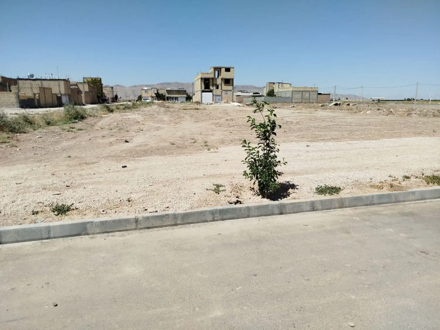 فروش یک قطعه زمین تجاری مسکونی فتح اباد|فروش زمین و ملک کلنگی|مرودشت, رودبال|دیوار