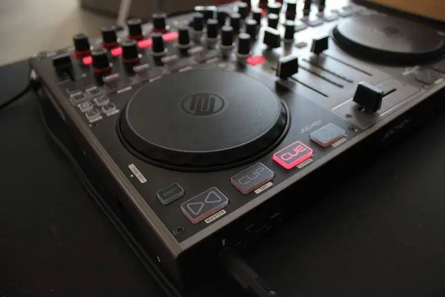 دستگاه دیجی|آلات موسیقی|ساوه, |دیوار