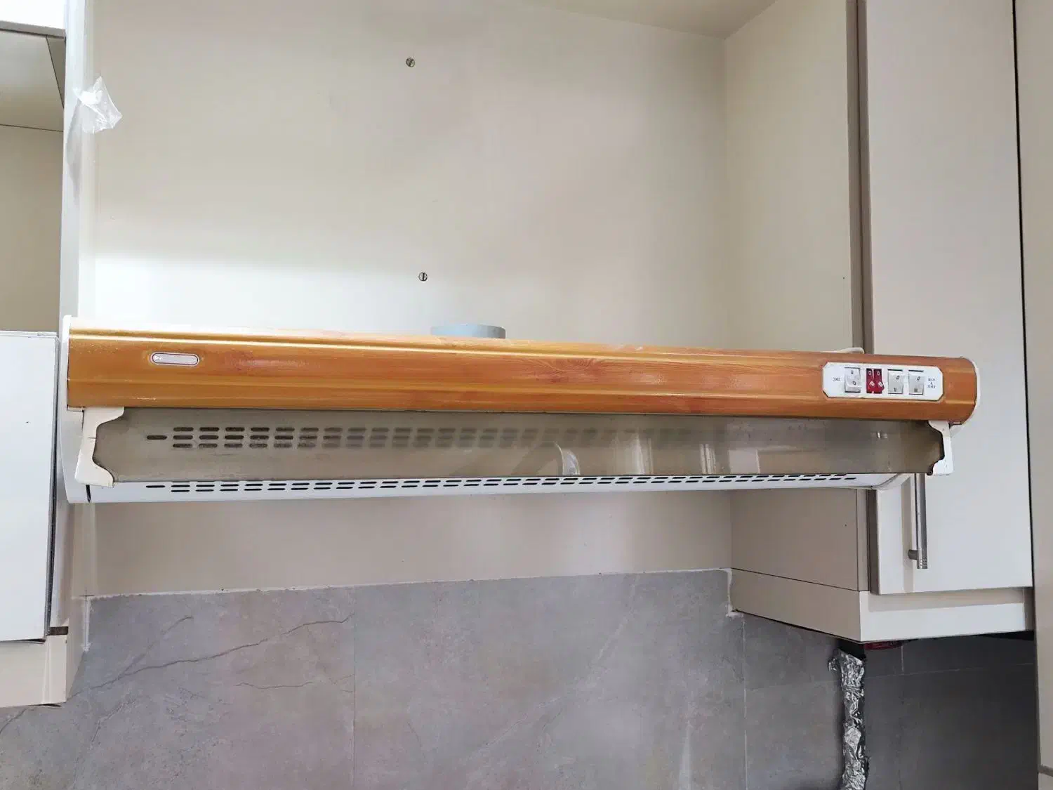 هود کتابی|هود|اردبیل, |دیوار