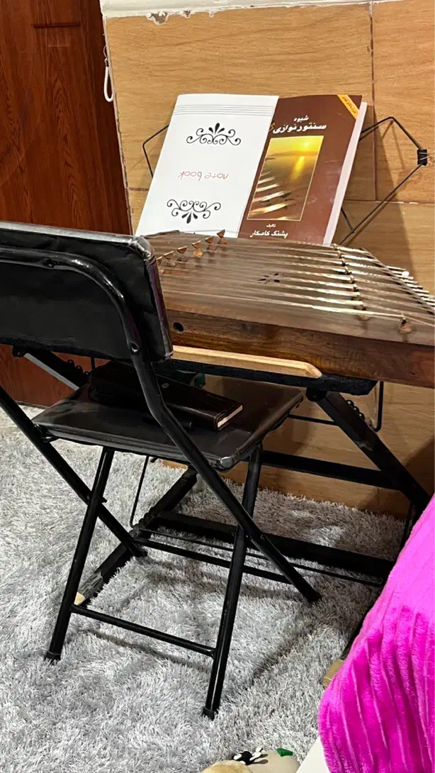 سنتور به همراه میز|سازهای سنتی|بندر امام خمینی, |دیوار