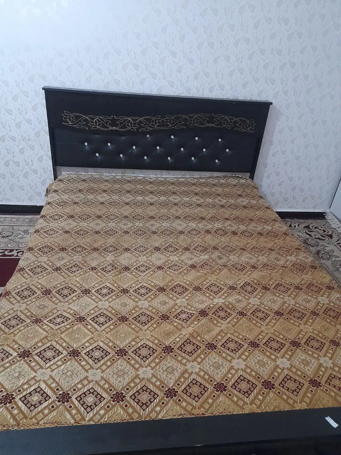 تخت خواب دونفره فلزی|تخت و سرویس خواب|کارون, |دیوار