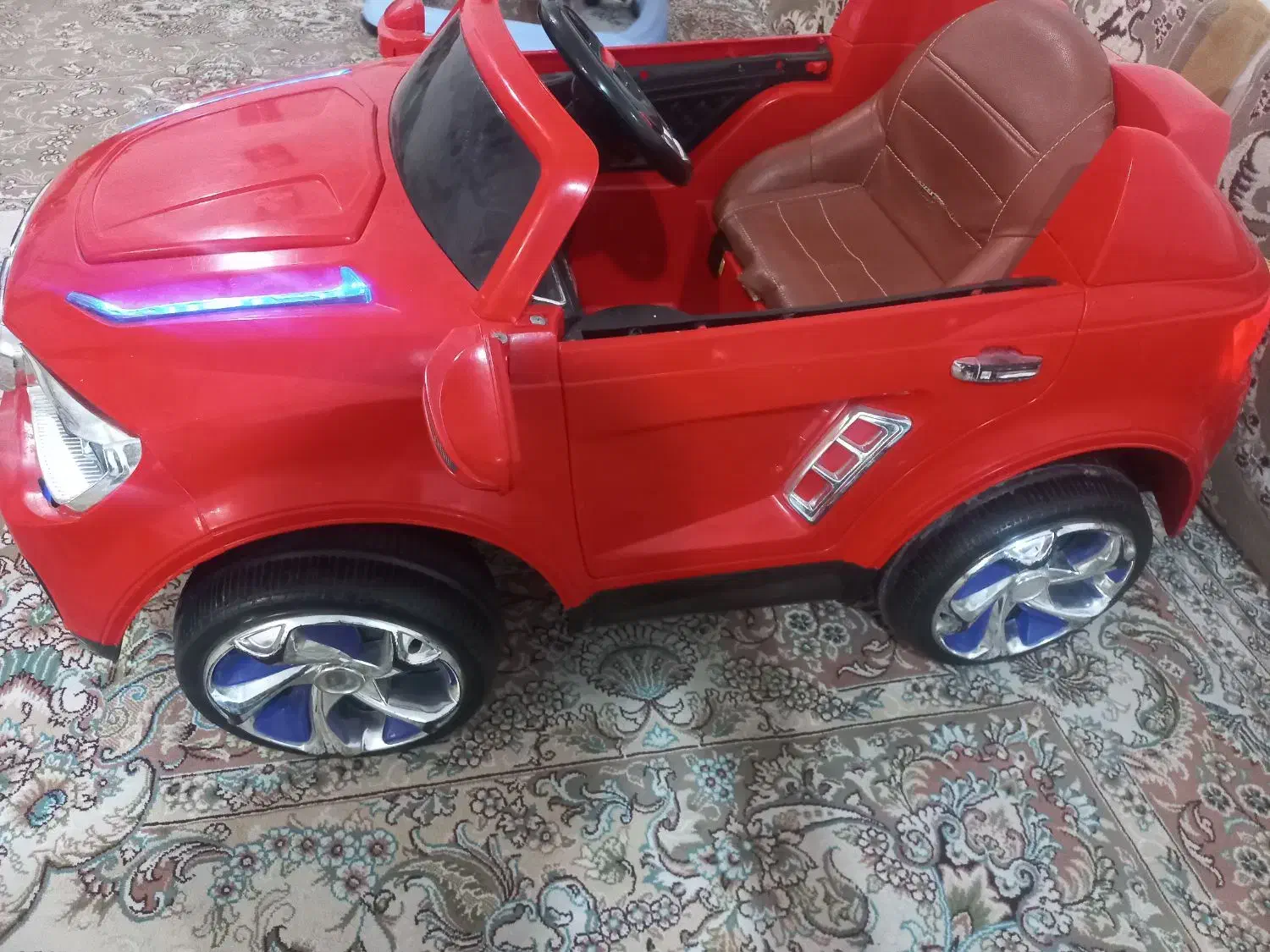 ماشین شارژی|اسباب‌بازی بچه|کرمانشاه, |دیوار