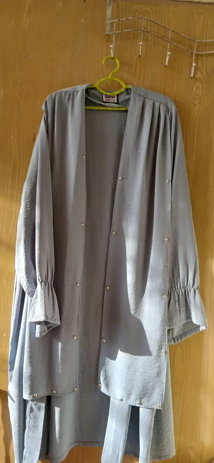 مانتو|لباس|شیراز, لب آب|دیوار