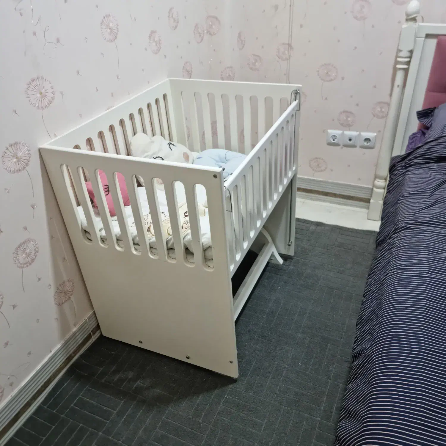 تخت کنار مادر|تخت و صندلی بچه|قم, سعادتی|دیوار