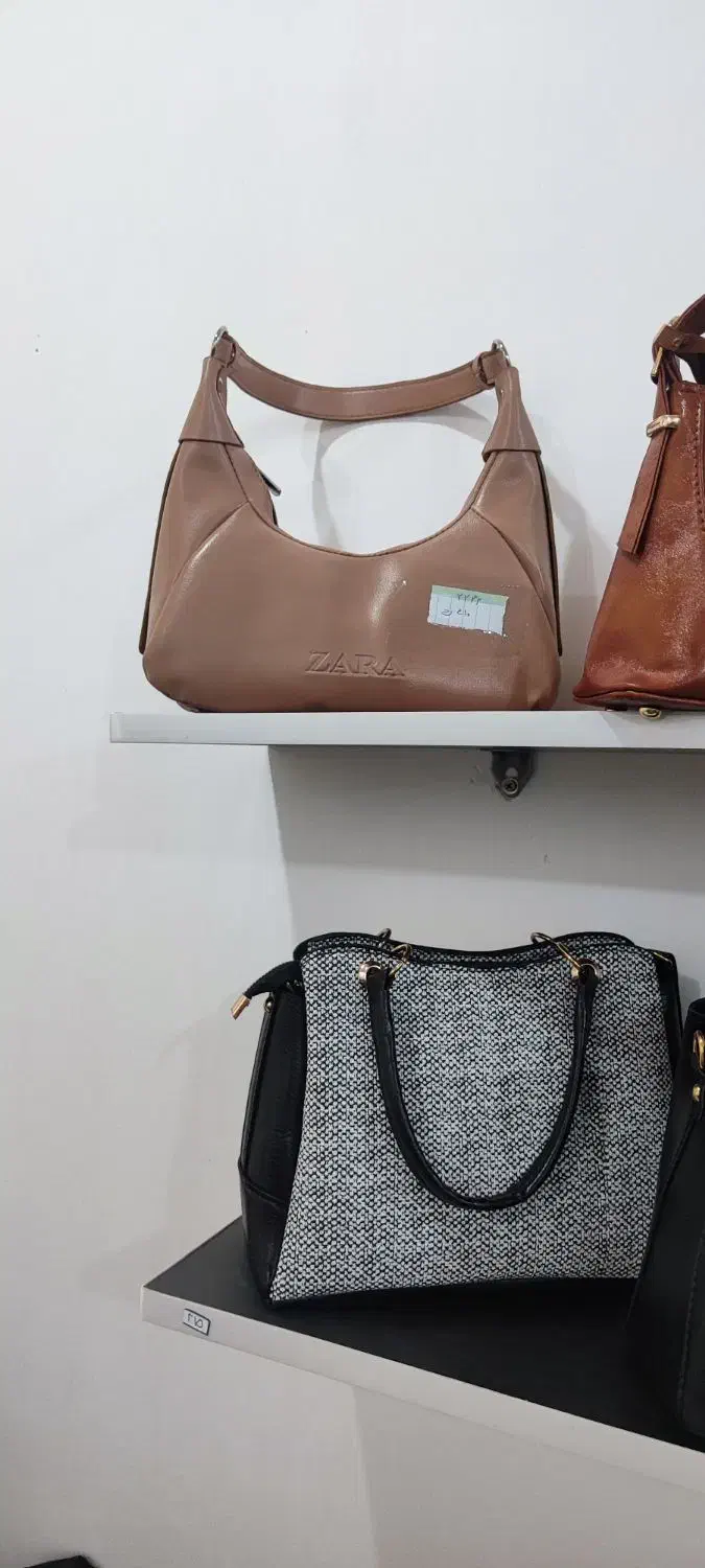 کیف|کیف، کفش، کمربند|بندر دیر, |دیوار