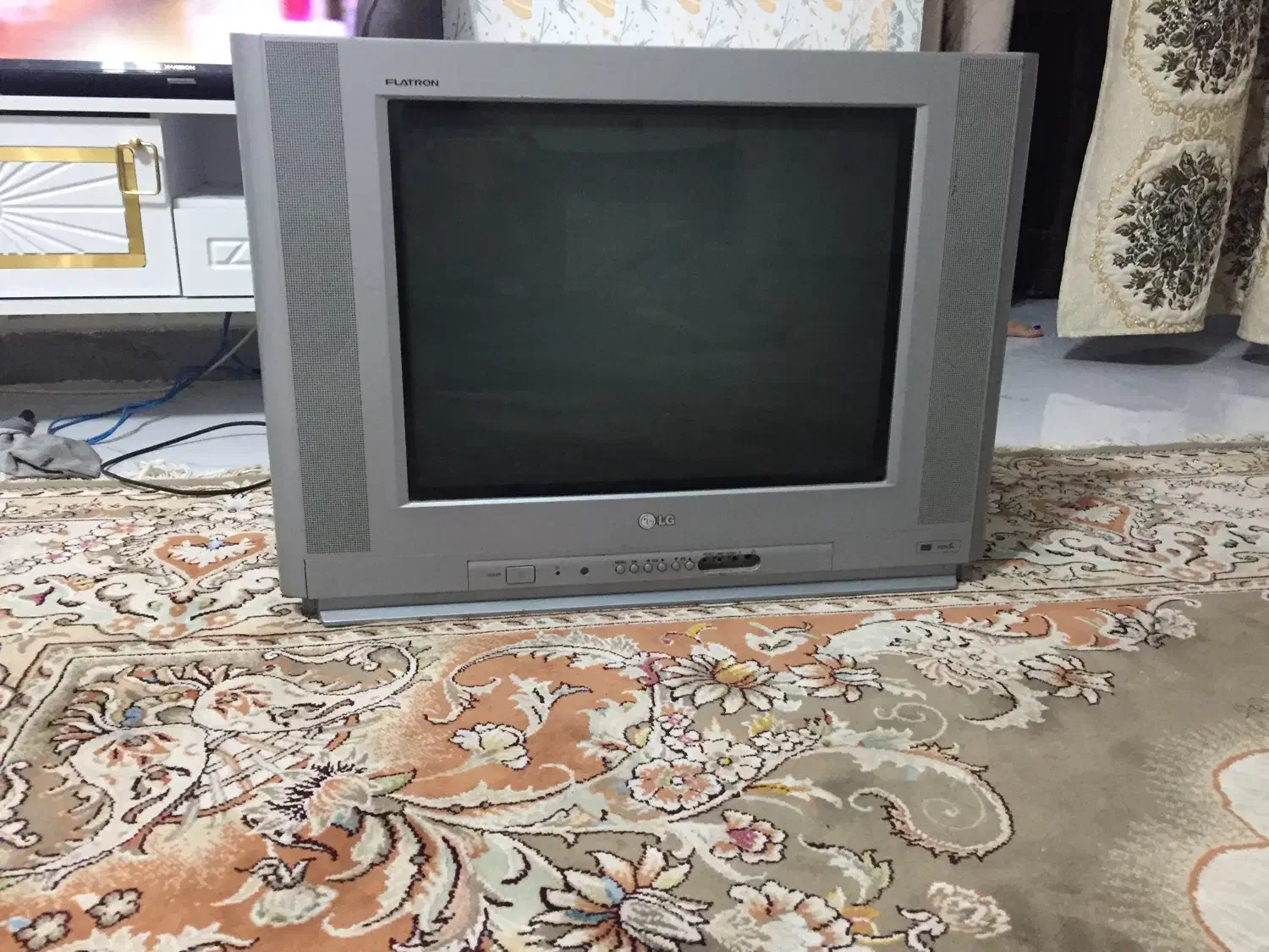 فروش تلوزیون ال ای جی ۲۰|تلویزیون و پروژکتور|قائن, |دیوار