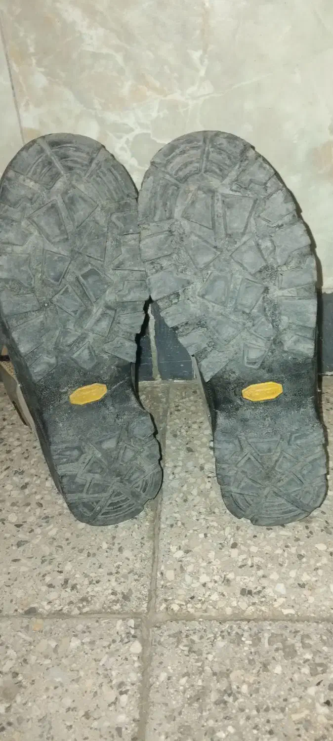 کفش کوهنوردی اصلی|کیف، کفش، کمربند|همدان, |دیوار