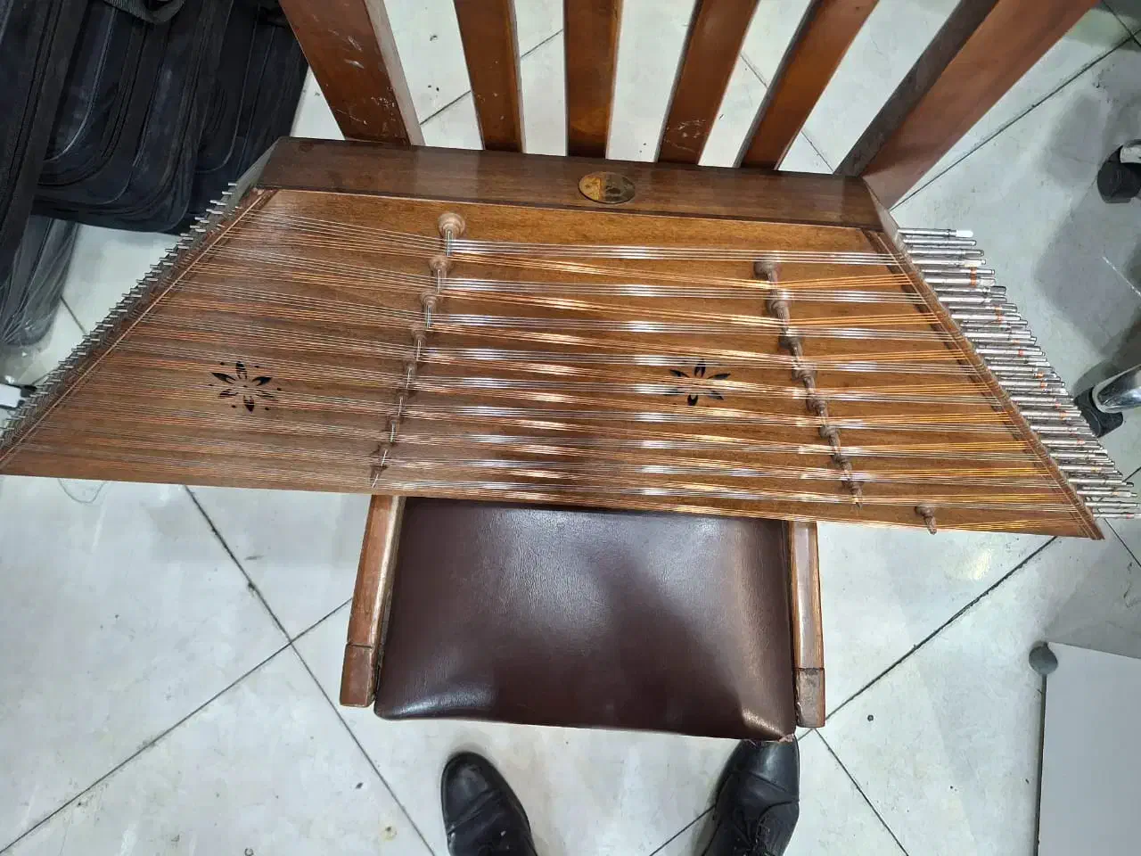 سنتور|سازهای سنتی|کرج, برغان|دیوار