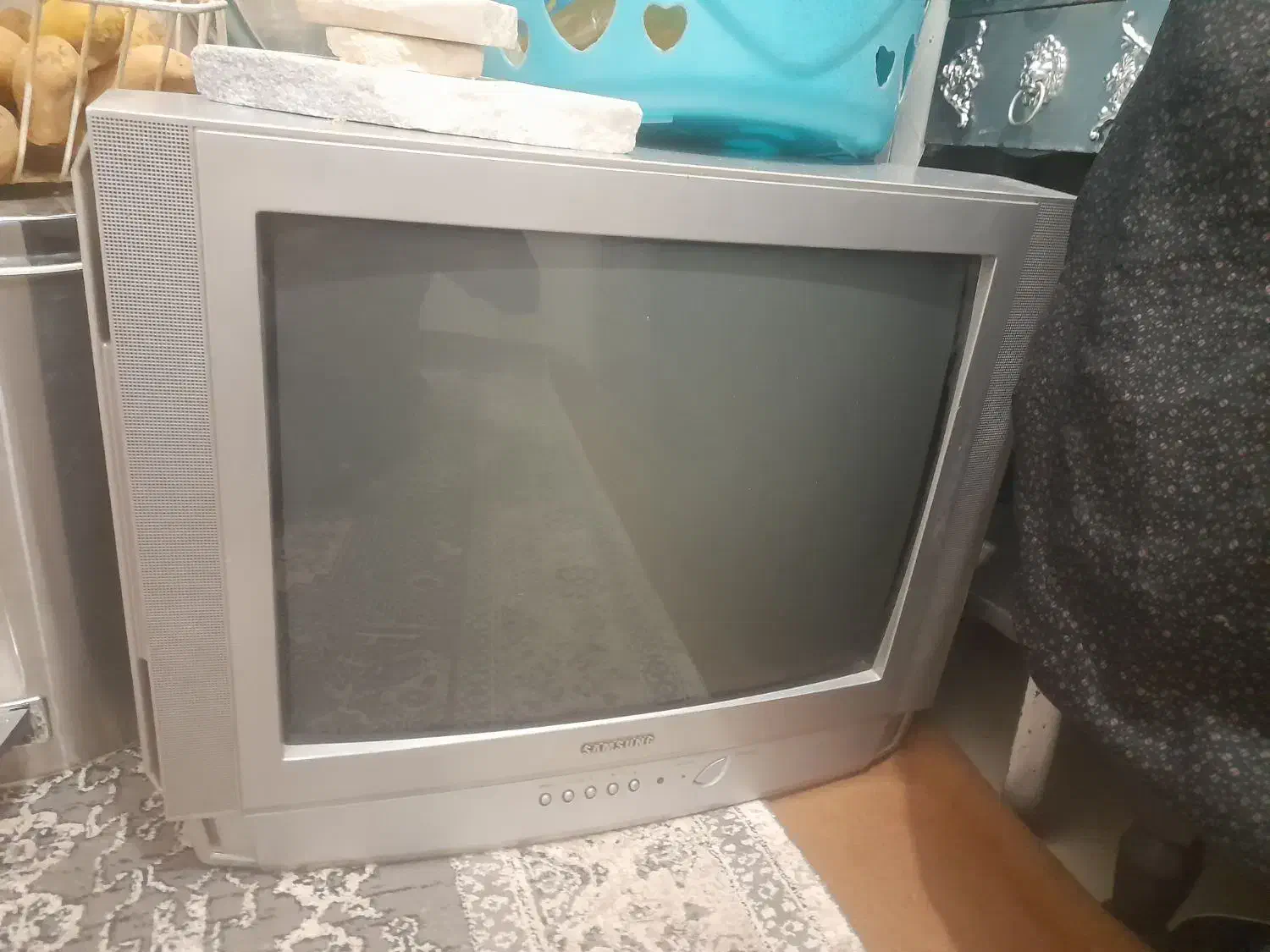 تلویزیون ۲۱ اینج سالم بدون ایراد سالم سالم|تلویزیون و پروژکتور|قم, شهرک امام حسین|دیوار