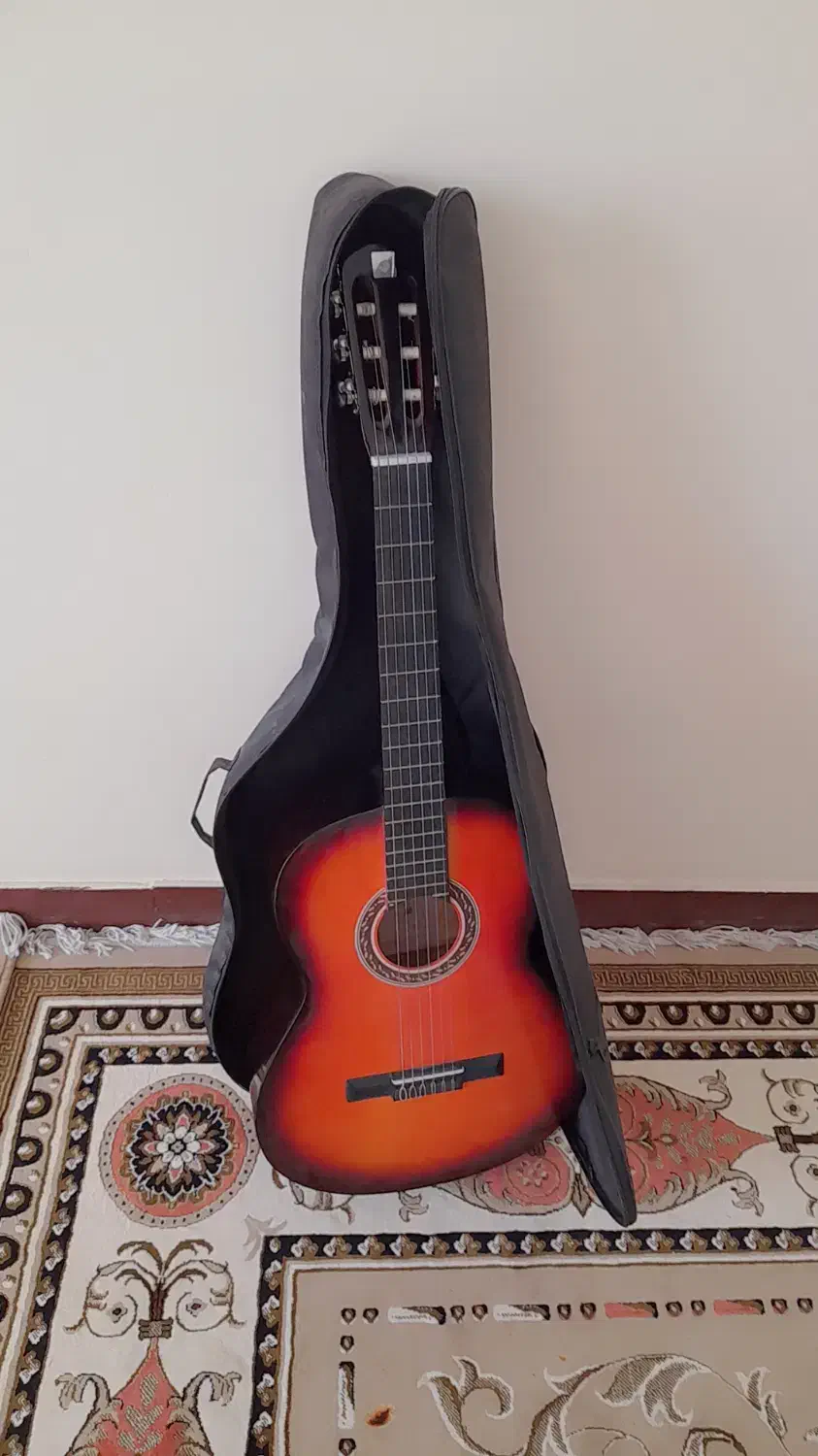 فروش گیتار دیاموند درحد نو|گیتار، بیس، امپلیفایر|یاسوج, |دیوار