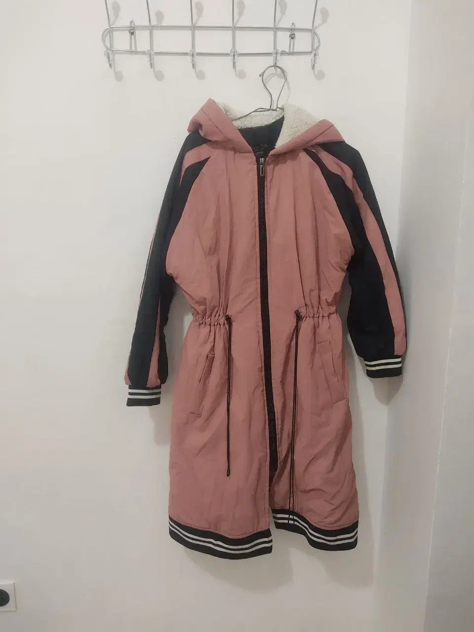 لباس زنانه|لباس|قیدار, |دیوار