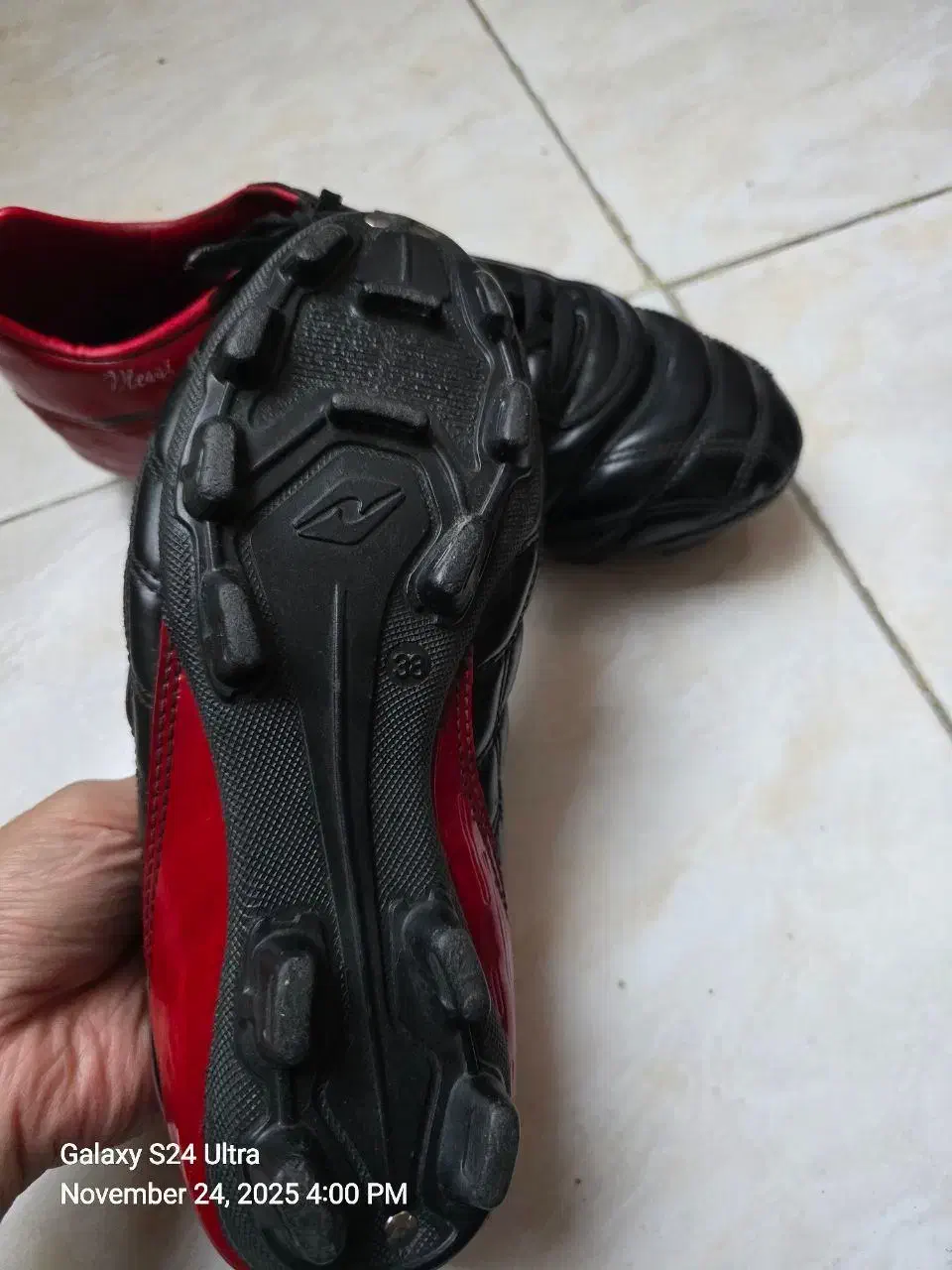 کفش فوتبال چمنی اصل|تجهیزات ورزشی|ارومیه, |دیوار