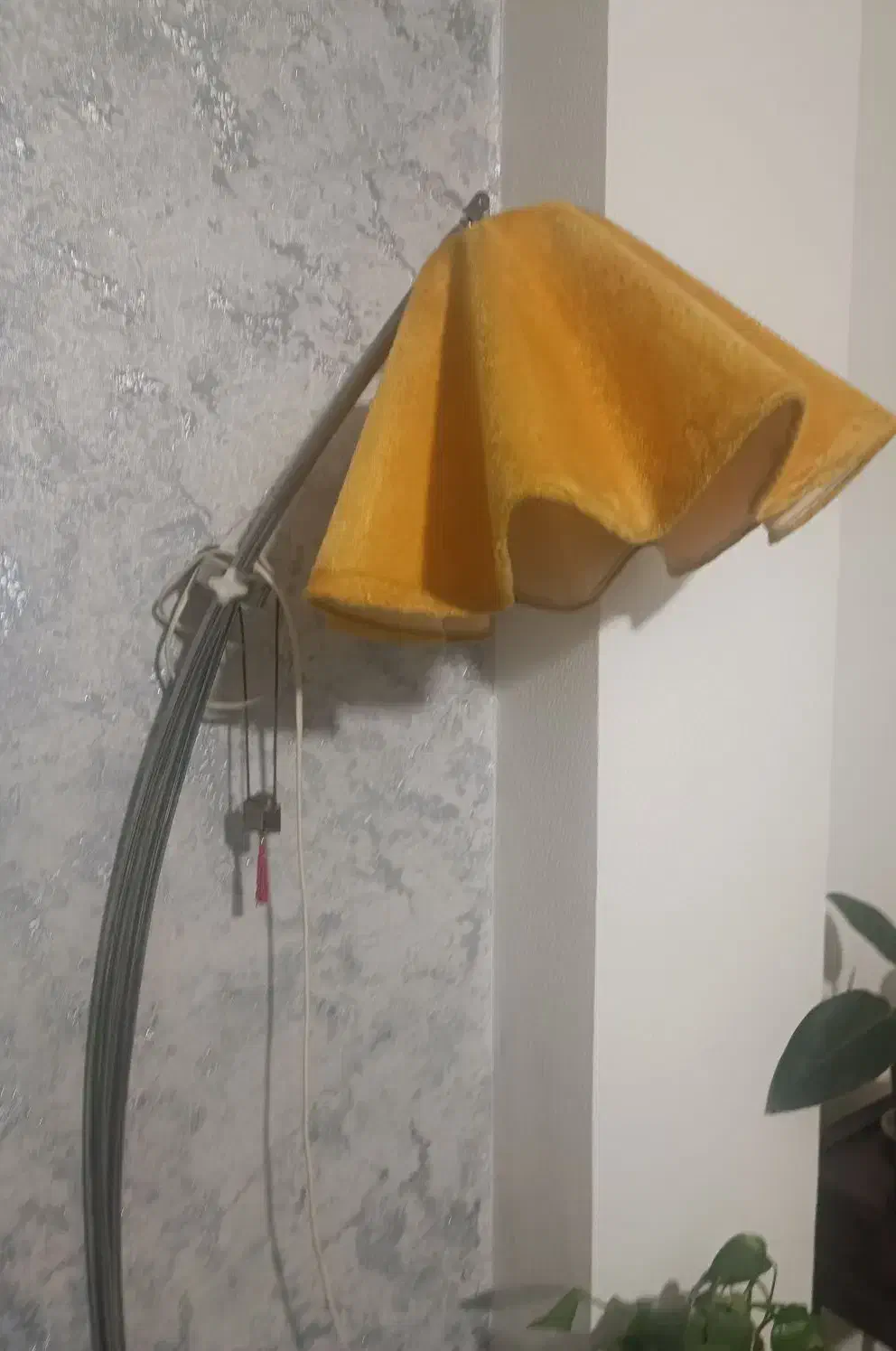 اباژور ایستاده|چراغ خواب و آباژور|شاهین‌شهر, نسیم ۵|دیوار