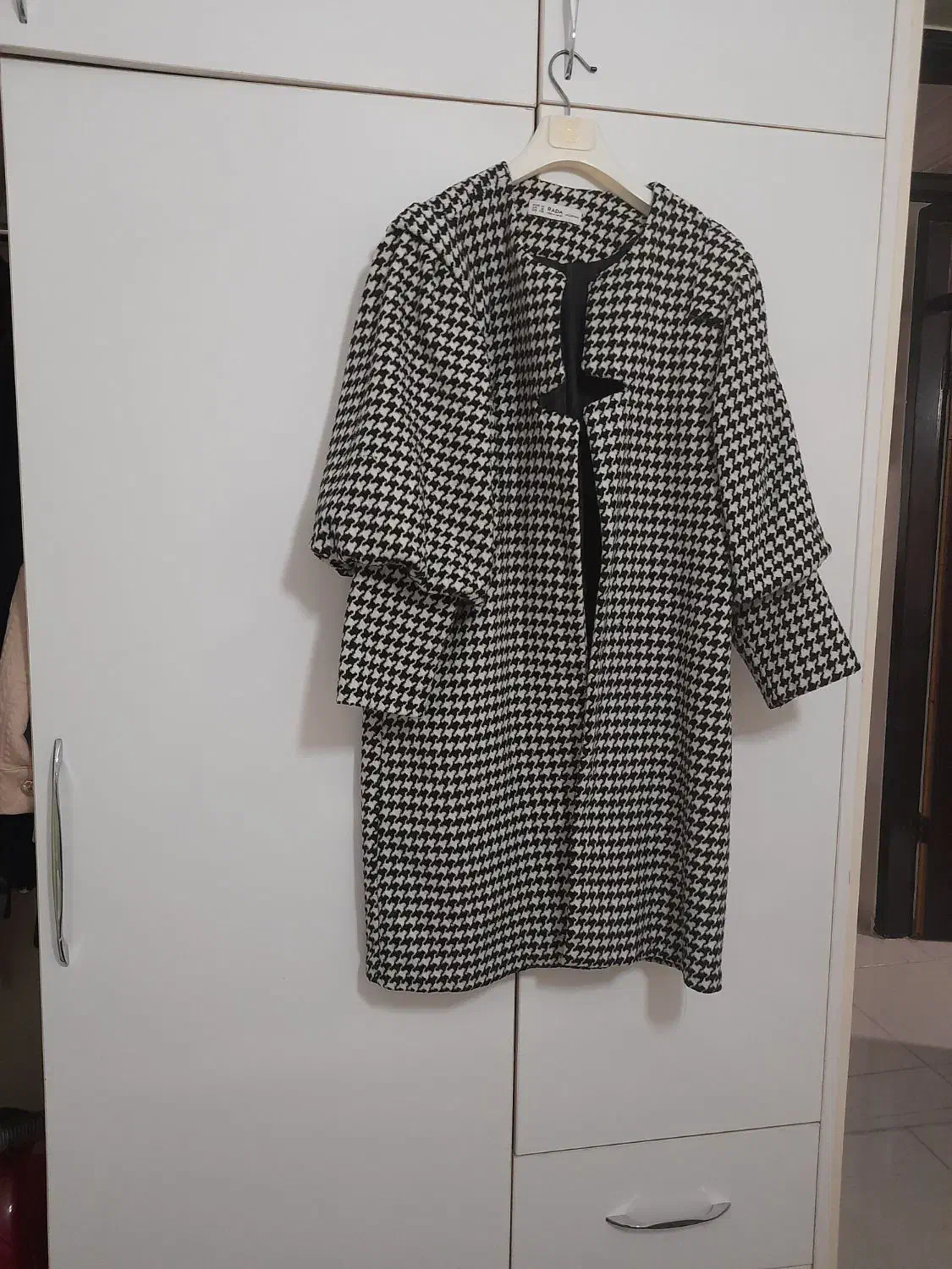 پالتو|لباس|رشت, کاکتوس|دیوار