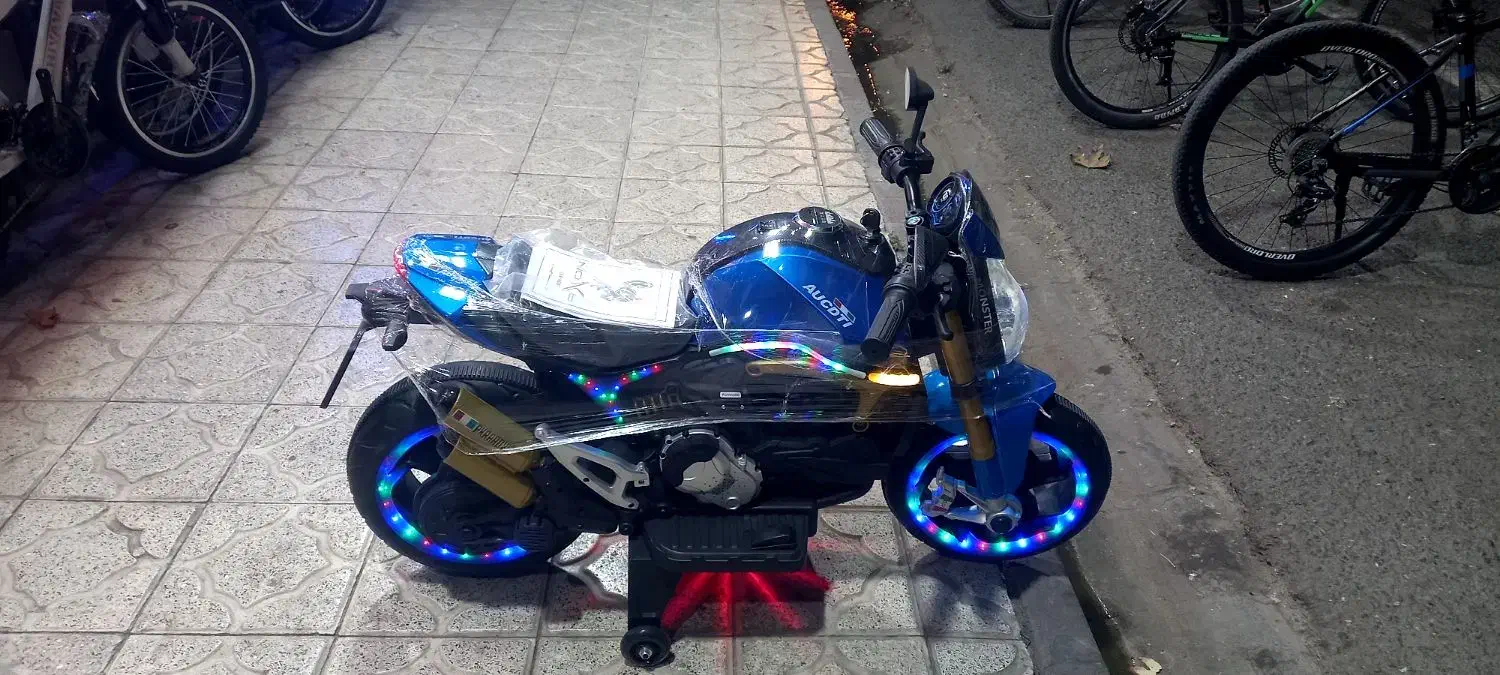 فروش یک عدد موتور شارژی نو اکبند بدون استفاده|اسباببازی|میانه, |دیوار