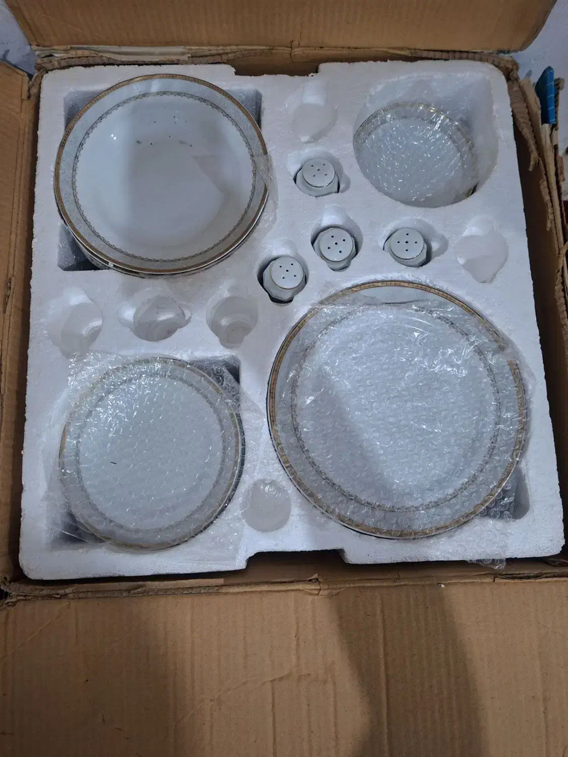 سرویس 6نفره نو|ظروف سرو و پذیرایی|مشهد, تبادکان|دیوار