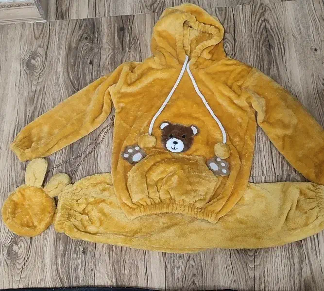 هودی تدی بچگانه|کفش و لباس بچه|رشت, جانبازان|دیوار