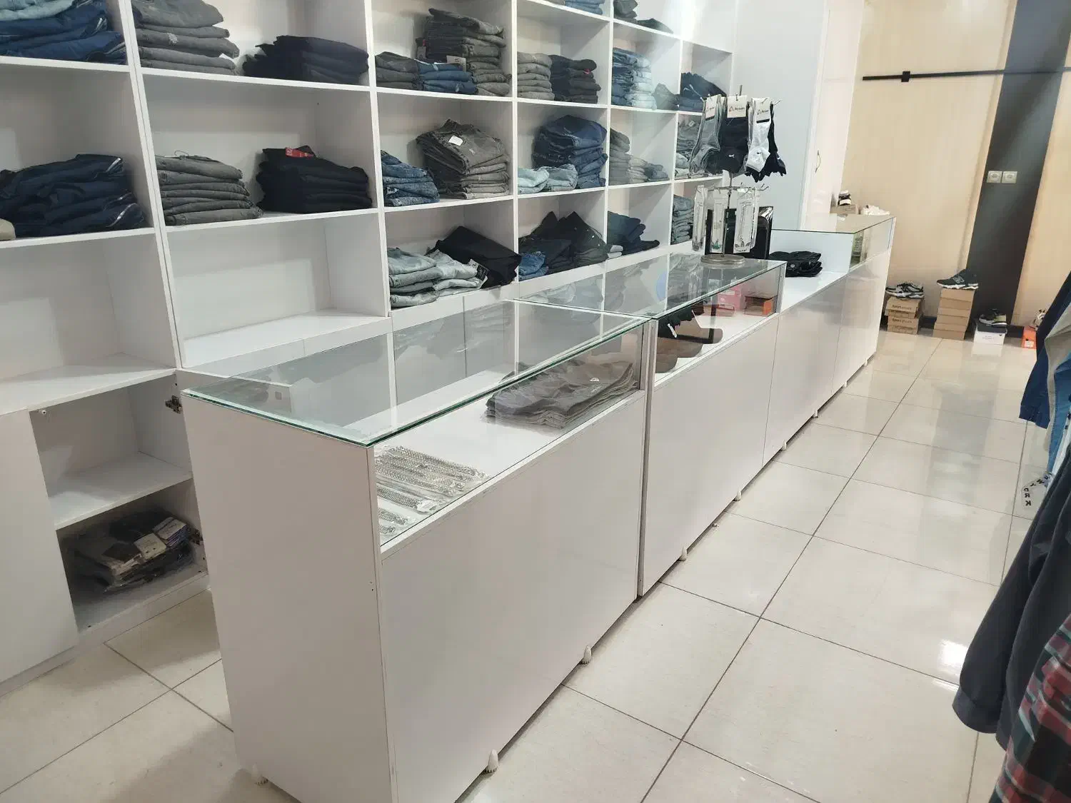 دکورا  پرو ویترین|حراج|پیر بکران, |دیوار