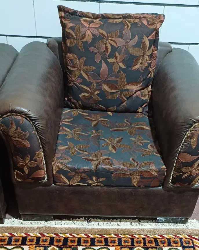 مبل هفت نفره بدون زدگی تمیز و سالم|مبلمان خانگی و میز عسلی|بهبهان, |دیوار