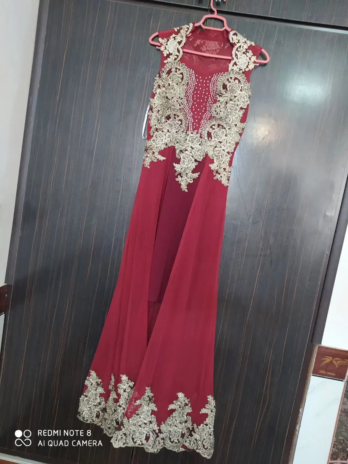 لباس مجلسی|لباس|فردوس (خراسان), |دیوار