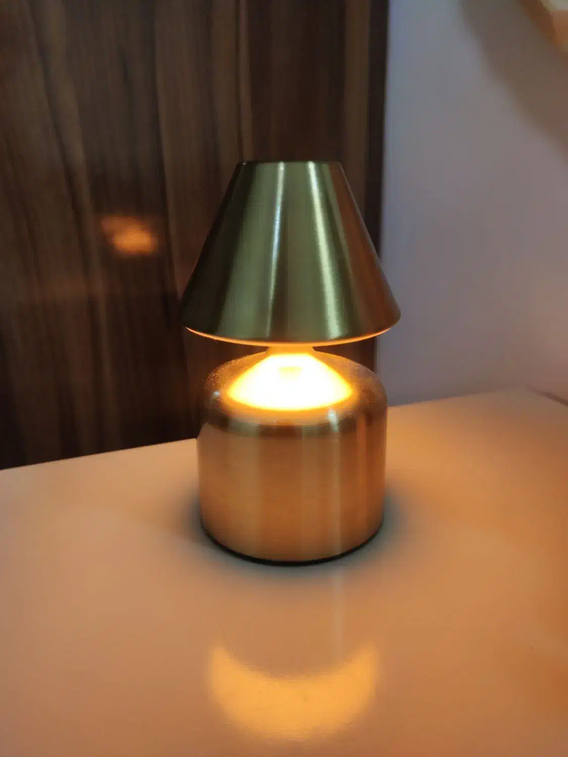 چراغ خواب|چراغ خواب و آباژور|رشت, حمیدیان|دیوار