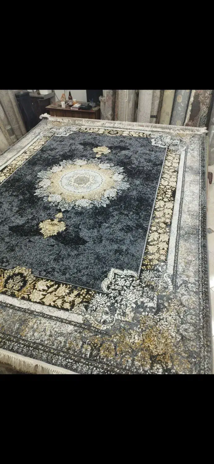 فرش ساحل|فرش|اصفهان, لاله|دیوار