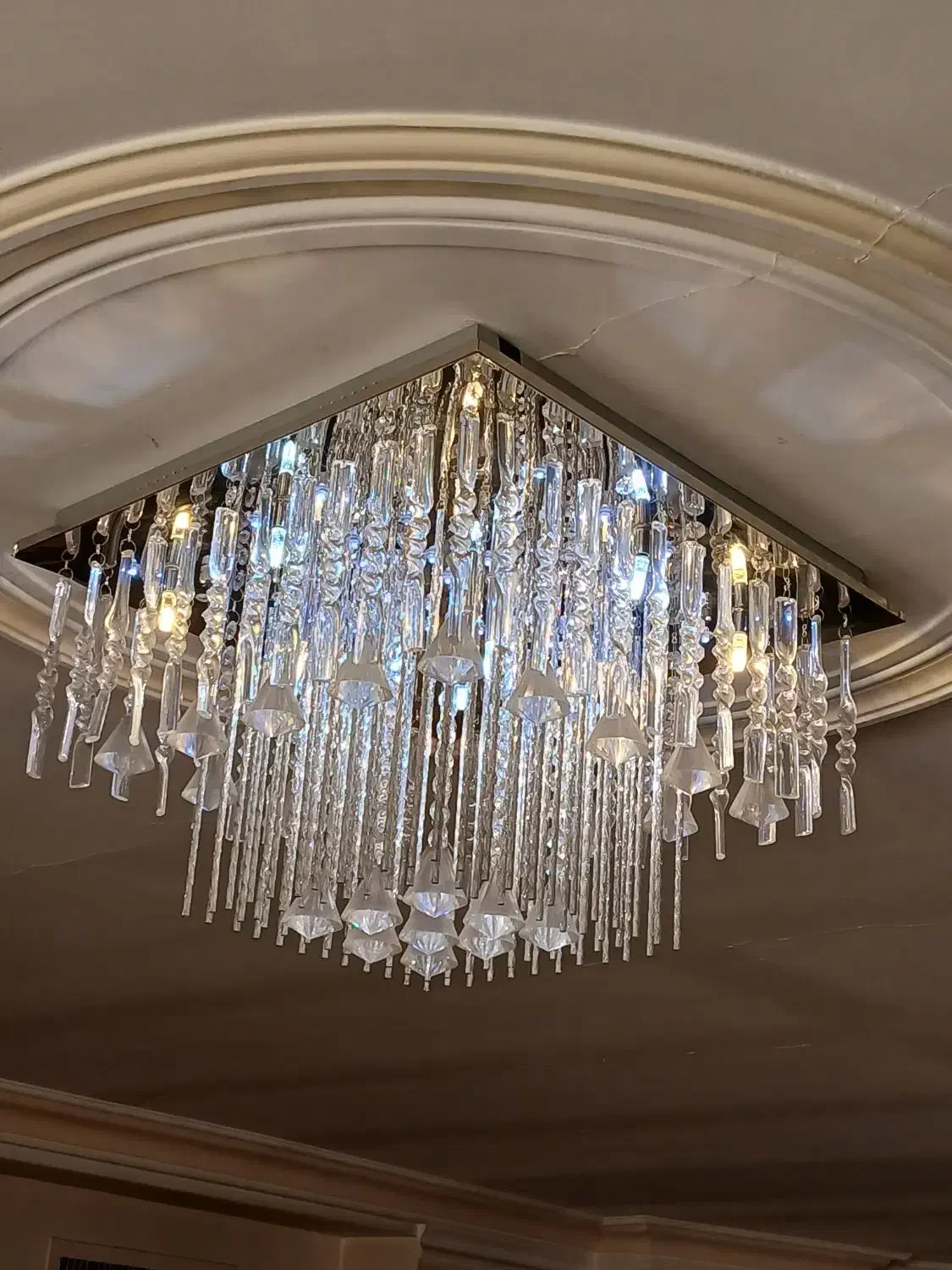 لوستر سقفی دوعدد|لوستر و چراغ آویز|کرج, باغستان|دیوار