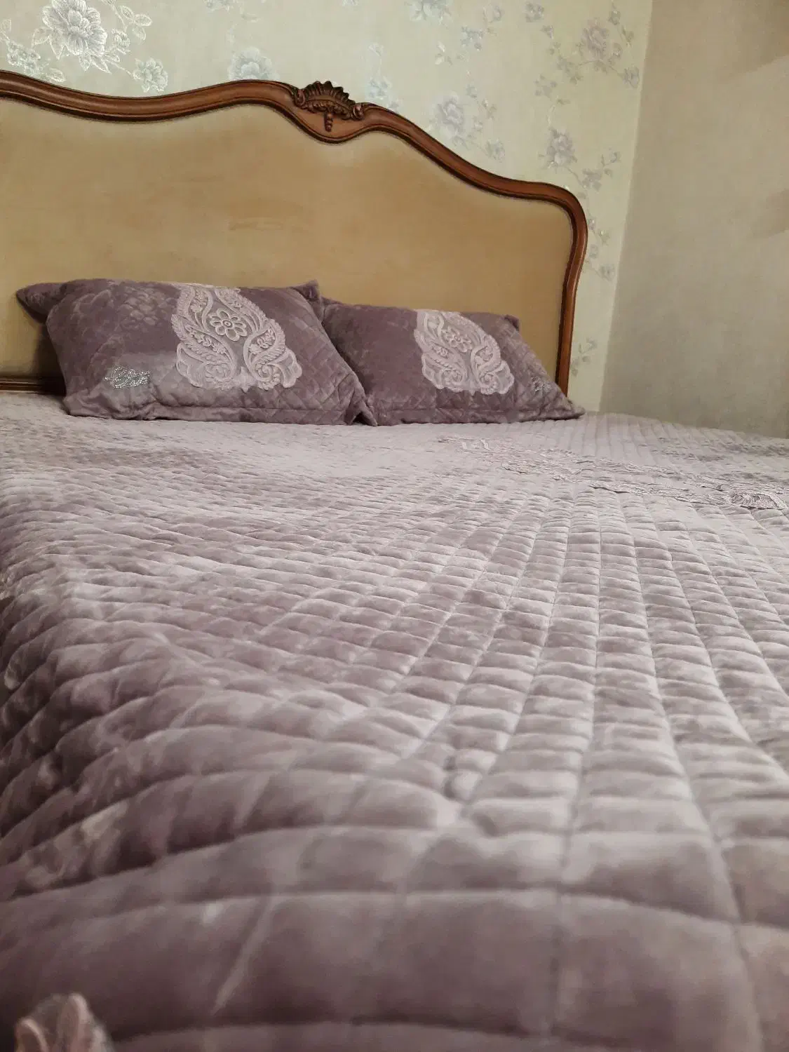 رو تختی ترکی|سرویس روتختی|اصفهان, سرچشمه|دیوار