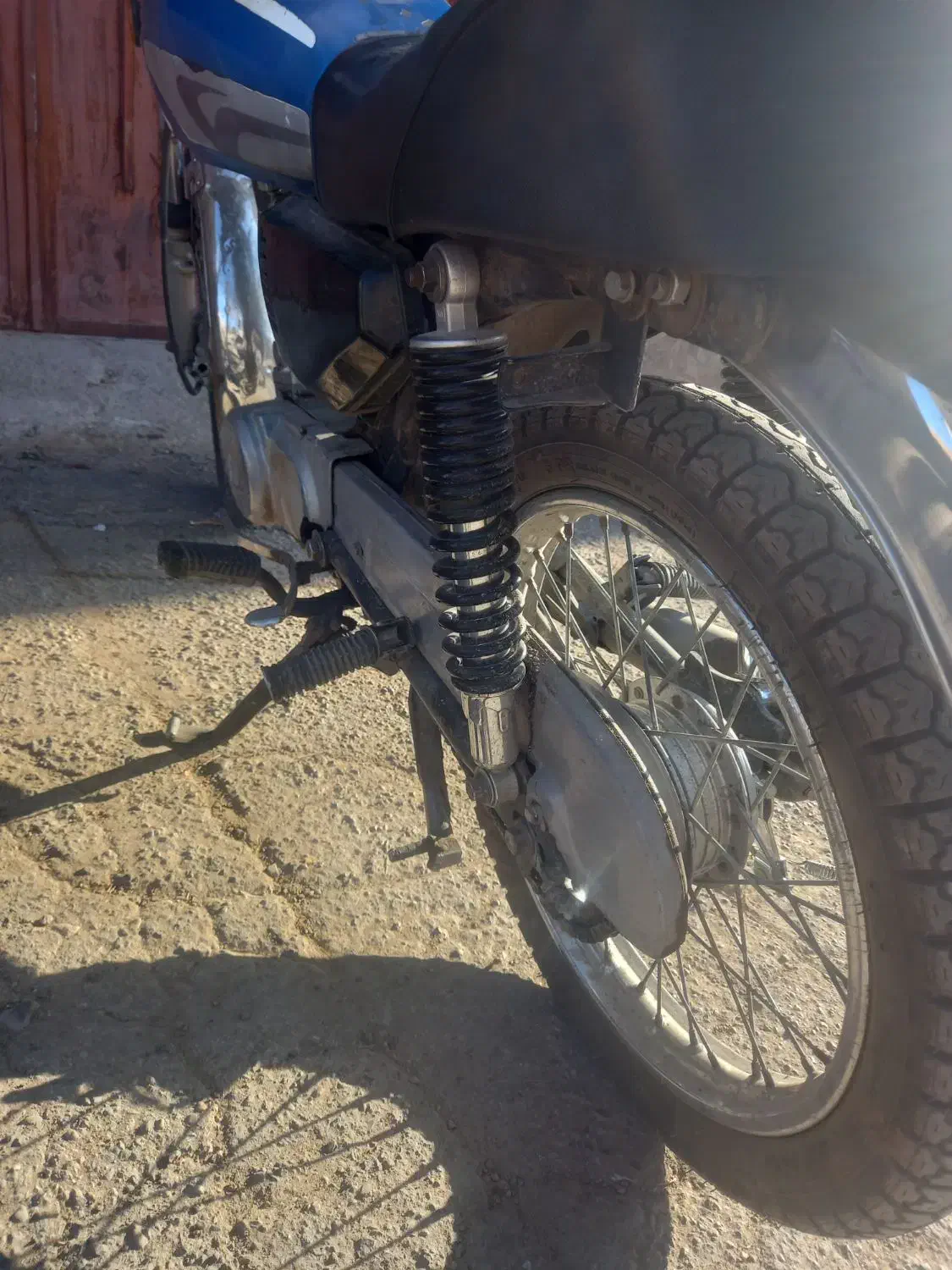 مدل۸۳|موتورسیکلت|اسفراین, |دیوار