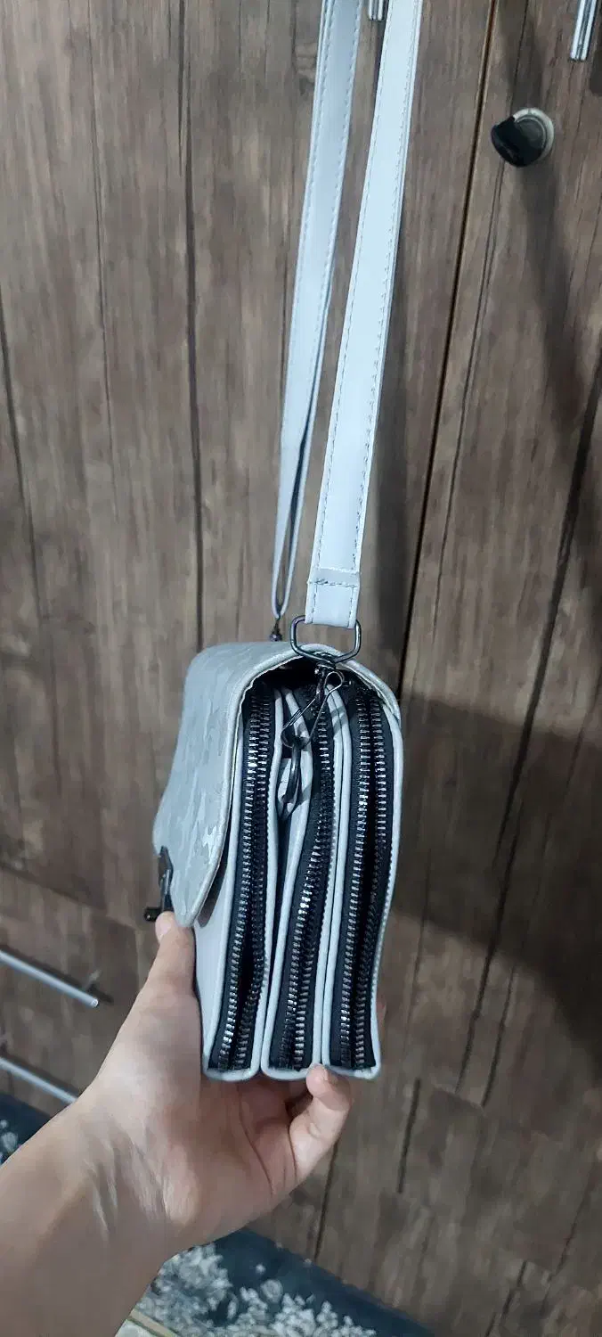 کیف|کیف، کفش، کمربند|قم, باسکول|دیوار