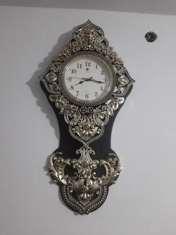 ساعت در حد نو سالم سالم|ساعت دیواری و تزئینی|مشهد, شهرک مهر آباد|دیوار