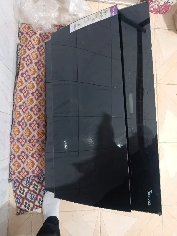 هود میلان|هود|سلماس, |دیوار