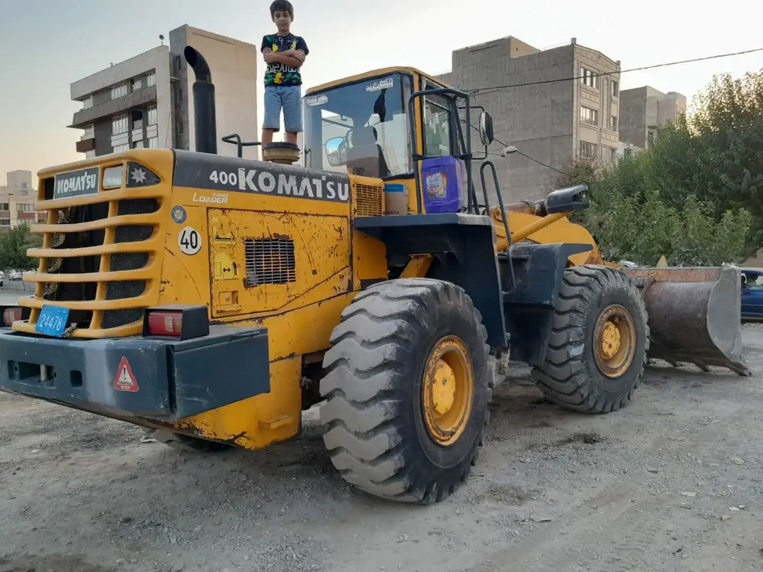 لودر کوماتسو ۴۰۰|خودرو سنگین|کرج, عظیمیه|دیوار