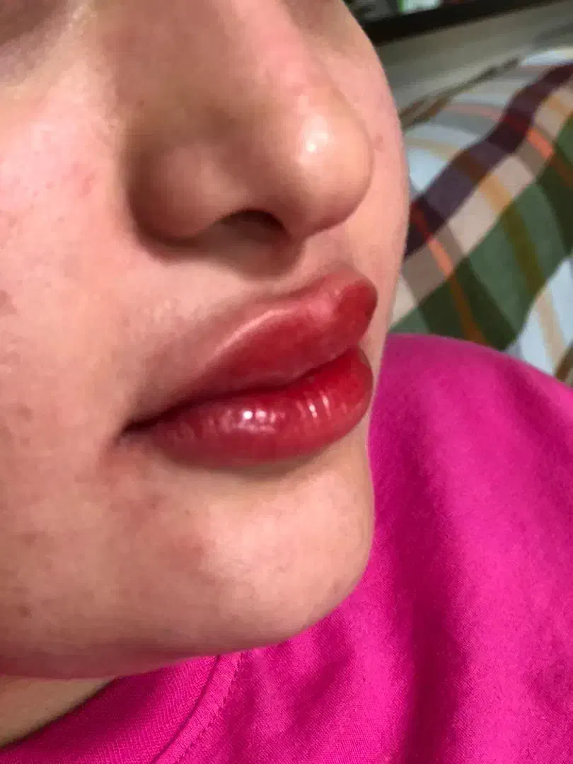 مدل برای شیدنگ لب و تتوی بدن|خدمات آرایشگری و زیبایی|هادی شهر, |دیوار