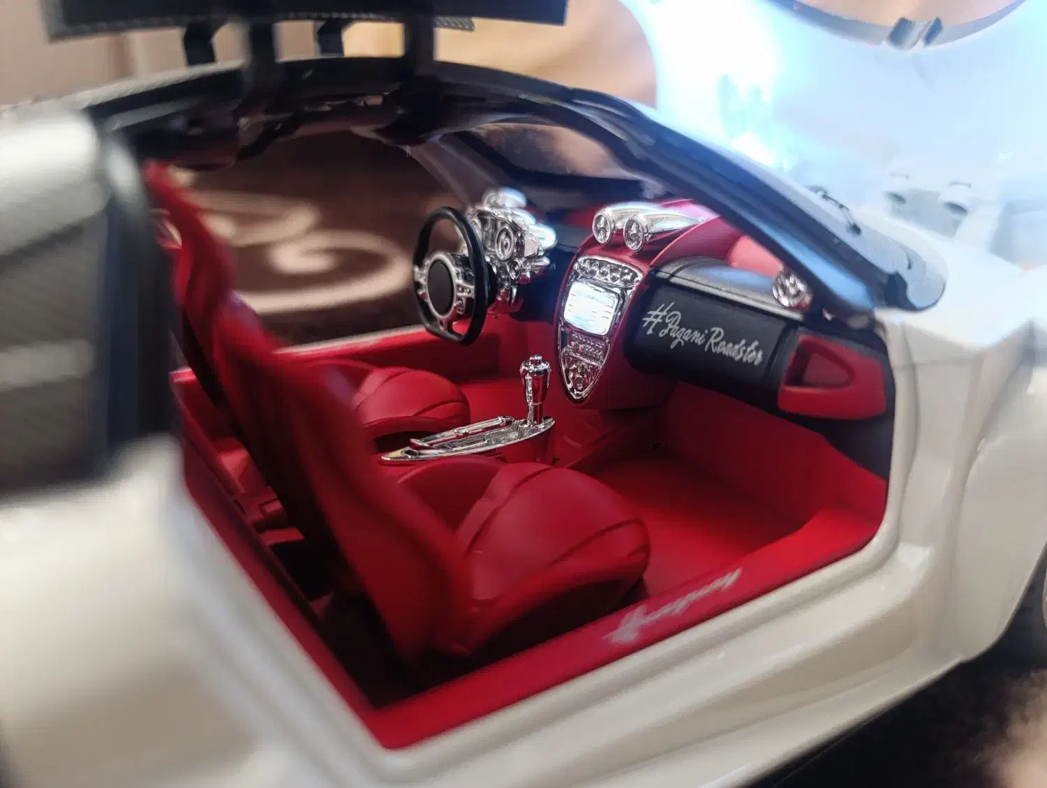 ماکت ۱.۱۸ پاگانی هوایرا کلکسیونی|کلکسیون و سرگرمی|سنندج, |دیوار