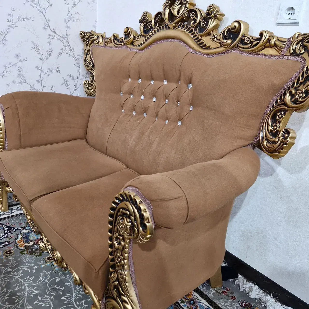 مبلمان ۹نفره سلطنتی درجه یک|مبلمان خانگی و میز عسلی|شهرکرد, |دیوار