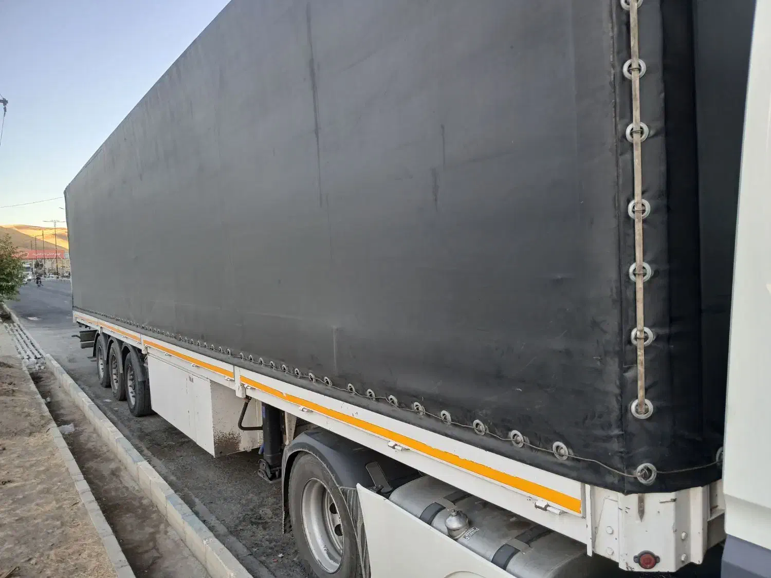 کانتین چادری معاوضه با تیغه یا کف ۱۲۶۰|خودرو سنگین|سنندج, |دیوار