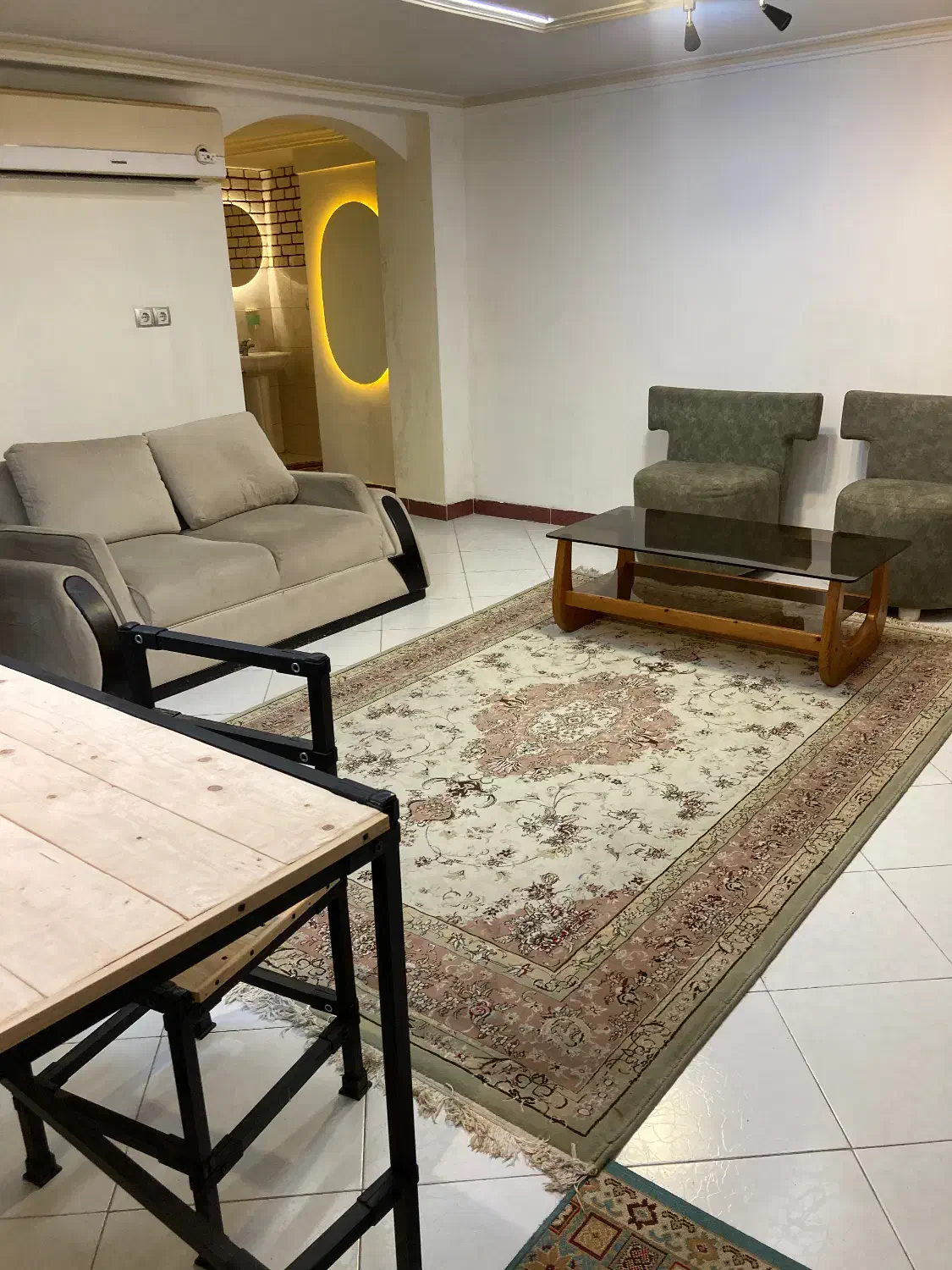 اجاره روزانه واحد خانوادگی رشت|اجارهٔ کوتاه‌مدت آپارتمان و سوئیت|رشت, کوی جام جم|دیوار