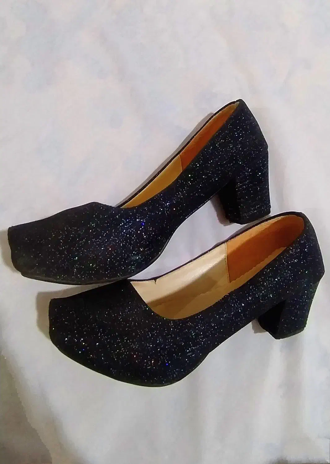 کفش|کیف، کفش، کمربند|زابل, |دیوار