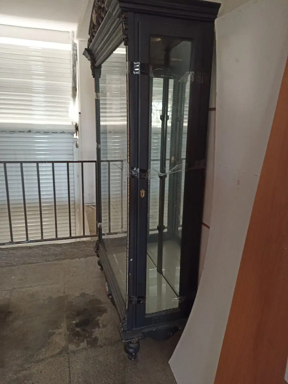 ویترین یا بوفه بسیار زیبا|بوفه، ویترین، کنسول|رودهن, |دیوار