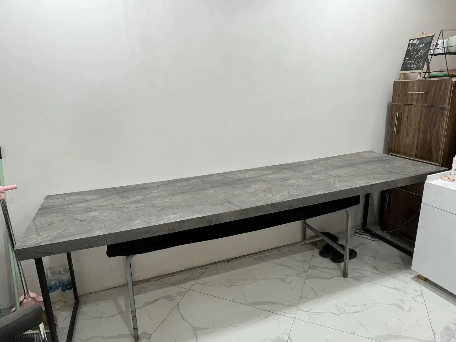 میز و صندلی|مبلمان اداری|فولادشهر, A4|دیوار