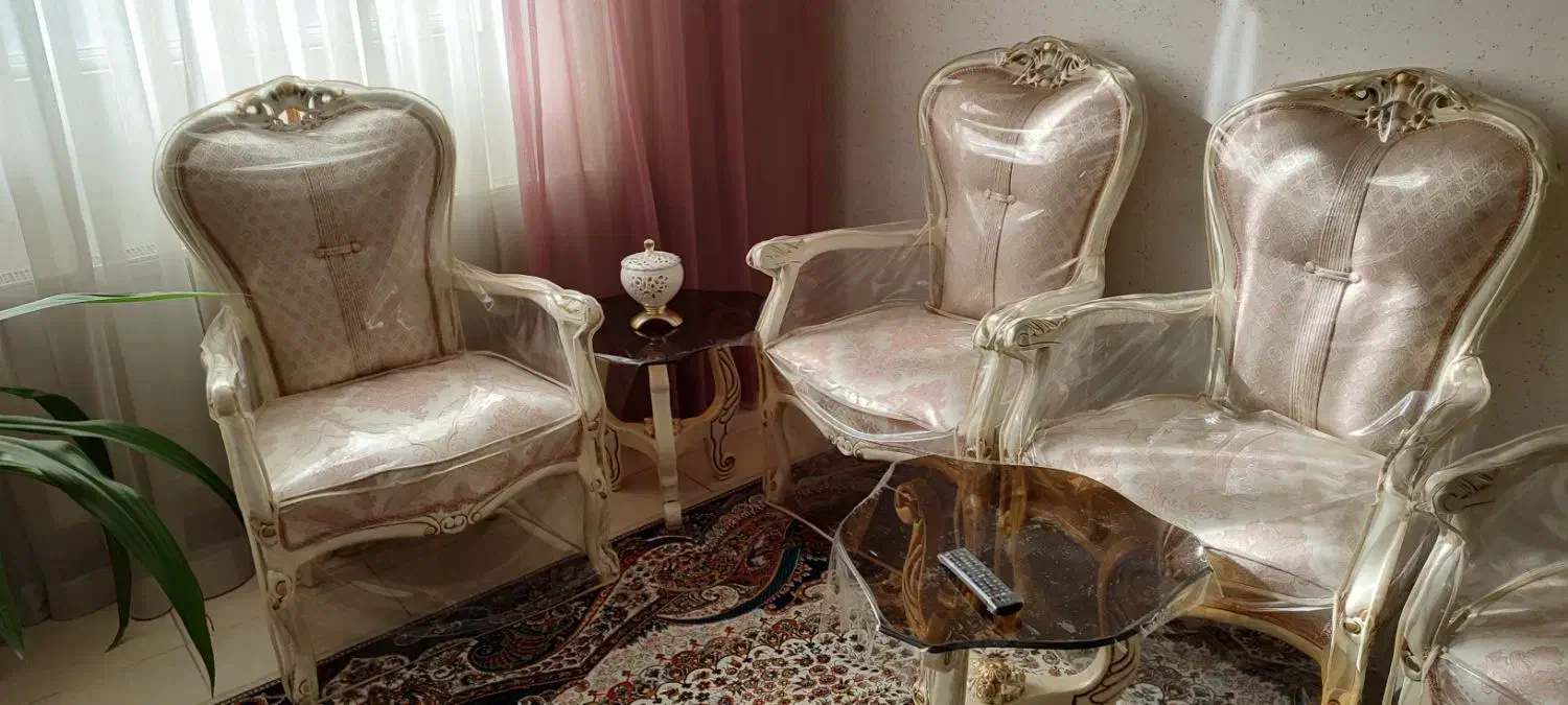 مبل کلاسیک 9نفره مناسب جهیزه|مبلمان خانگی و میز عسلی|خمینی‌شهر, |دیوار