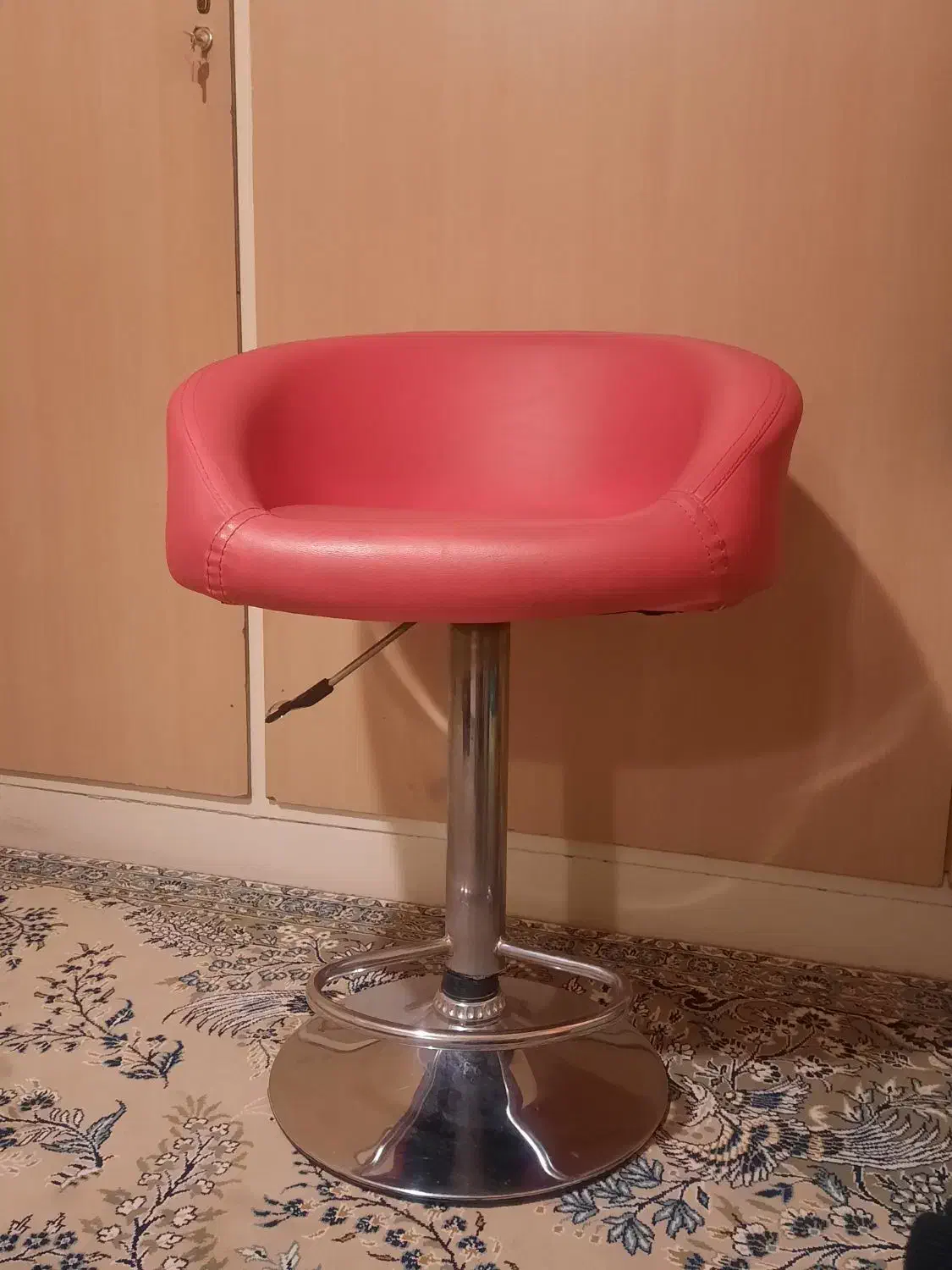 صندلی جک دار|صندلی و نیمکت|هشتگرد, شهرک بعثت|دیوار